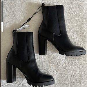 NWT Express Black Gore Lug High Heel Boots Size 8